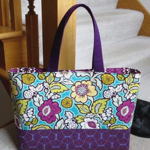 The Essential Tote Bag - Around the Bobbin Paper Pattern ATB 154- Makes a 12.75 x 19.25 x 4'' Great Beginner Bag Making Pattern