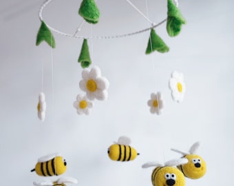 Bees Baby Mobile - Jouet apaisant et éducatif pour les nouveau-nés. Bumblebee mobile fait à la main, abeilles et fleurs berceau mobile.