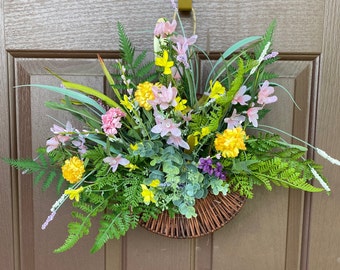 Wall basket, hanging floral arrangement, floral door hanger, summer wreath, wreath for front door, pink floral arrangement, spring wreath