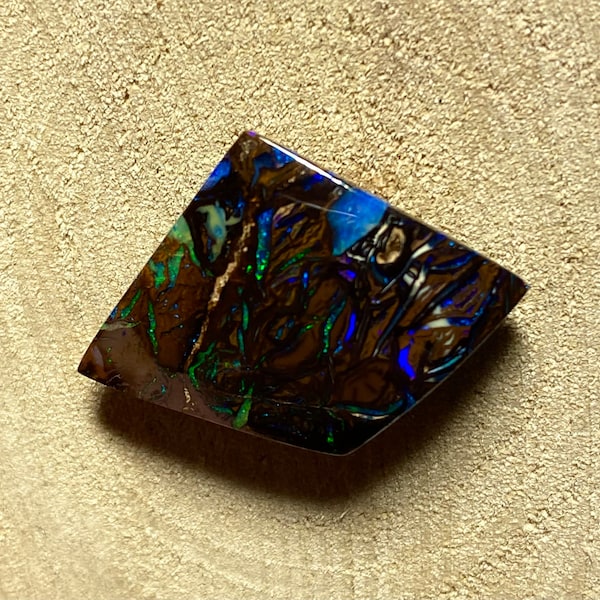 Qualitäts Boulder Opal - 16.5ct Koroit Matrix by myOpal