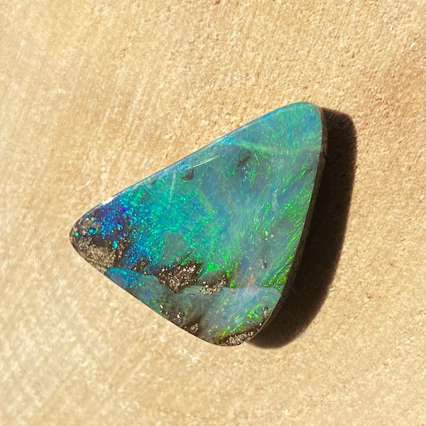 Sehr hübscher Boulder Opal - 11.5ct top Schmuckstein