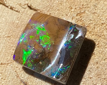 myOpal quality Opals - 7.2ct sparkling Boulder Opal Ringstone