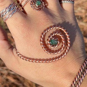 Emerald Spiral Palm Cuffs Twisted Copper Wire Set of 2 Reiki Energy Healing Hand Accessorie Rings Heart Chakra Activation Tensor Elf Jewelry