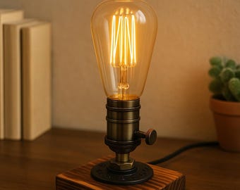 Handmade Steampunk Desk Lamp – Edison Bulb Table Light with Rustic Wooden Base – Industrial Vintage Lighting for Office & Bedroom