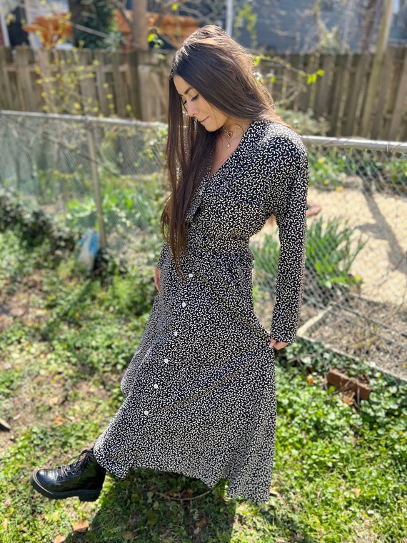 Chaus dresses top