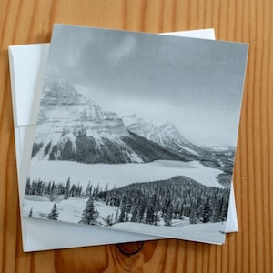 Carte vierge de photographie d'art de montagne. 5 x 5