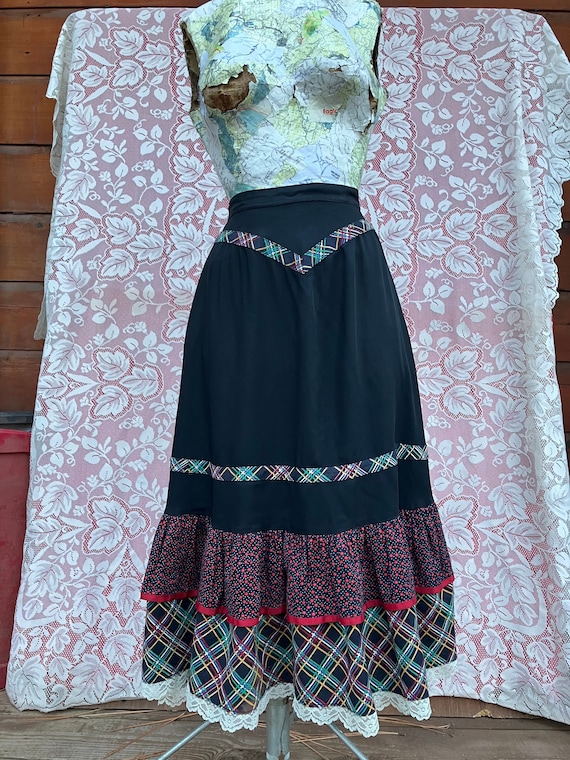 Beautiful rainbow calico gunne sax skirt Jessica g