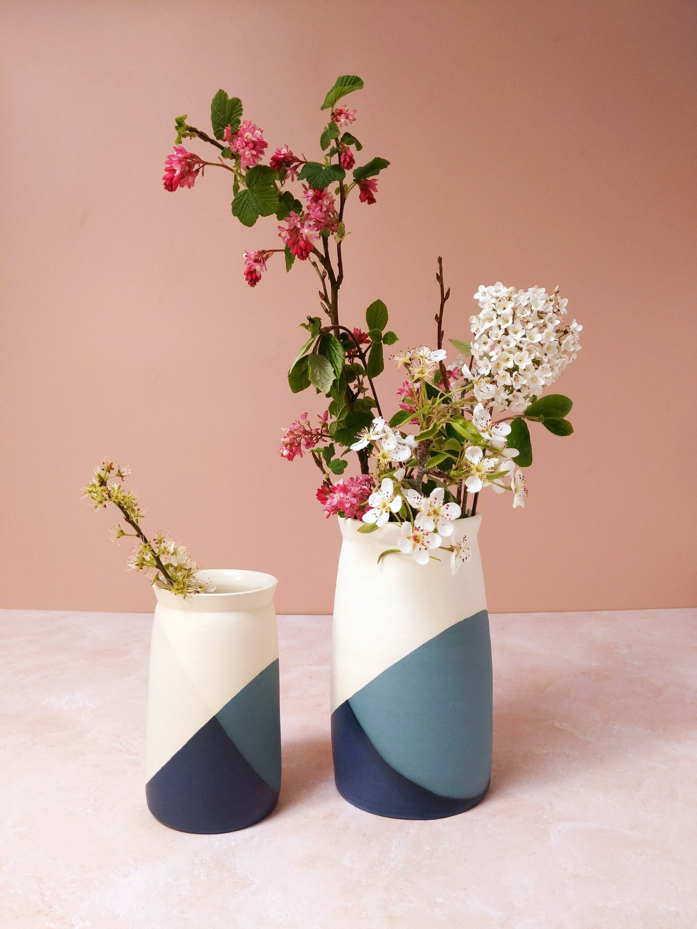 Vase artisanal bleu en céramique — Beyit