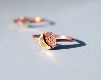 minimalistić moon ring - minimalistischer Mondring - brass and copper moon - Messing und Kupfer Mond Verlobungsring - engagemenr ring