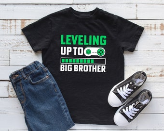 Level Up bis zu Big Brother Kids T-Shirt: Videospiel-T-Shirt