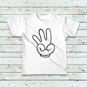 Cartoon Hands 3rd Birthday Toddler T-Shirt, White Gloves I&#39;m This Many 3, Three Fingers, Three Years Old Unisex Little Kids Shirt