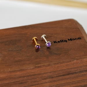 Zierliche 3 mm winzige Amethyst Blase fadenlose Druckstift-925 Silber kleine Punkte flache Rückseite -Helix Ohrstecker-Tragus Ohrstecker-Unikate Ohrringe-14K Gold Vermeil