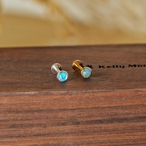 Delicado ópalo arcoíris diminuto de 3 mm, con forma de burbuja, sin rosca, en plata 925, con puntos y parte trasera plana, para hélix y trago, pendientes únicos, en oro vermeil de 14 quilates.