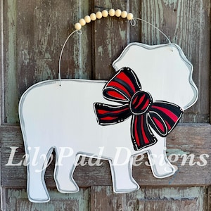 Modello per appendino da porta a forma di bulldog con fiocco