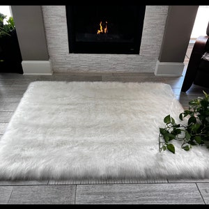 Faux Sheepskin Rug-Ultra Soft Square Fluffy Area Rug for Bedroom, Living Room, Home Decor – White Plush Carpet, Modern Accent Floor Mat