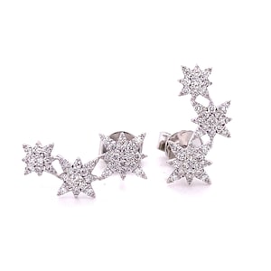 Brincos de ouro branco 14K com diamantes e estrelas rastejantes
