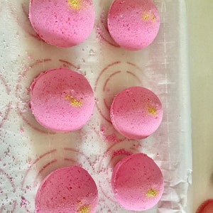 Shea Butter Bath bombs with Shimmer! 100% natural