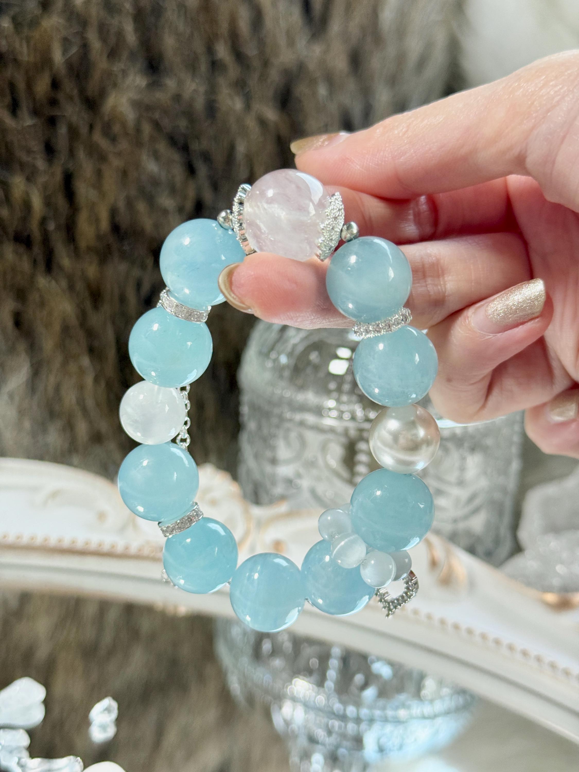 ホワイトファントムクォーツのセンターピースとブルームーンストーンの