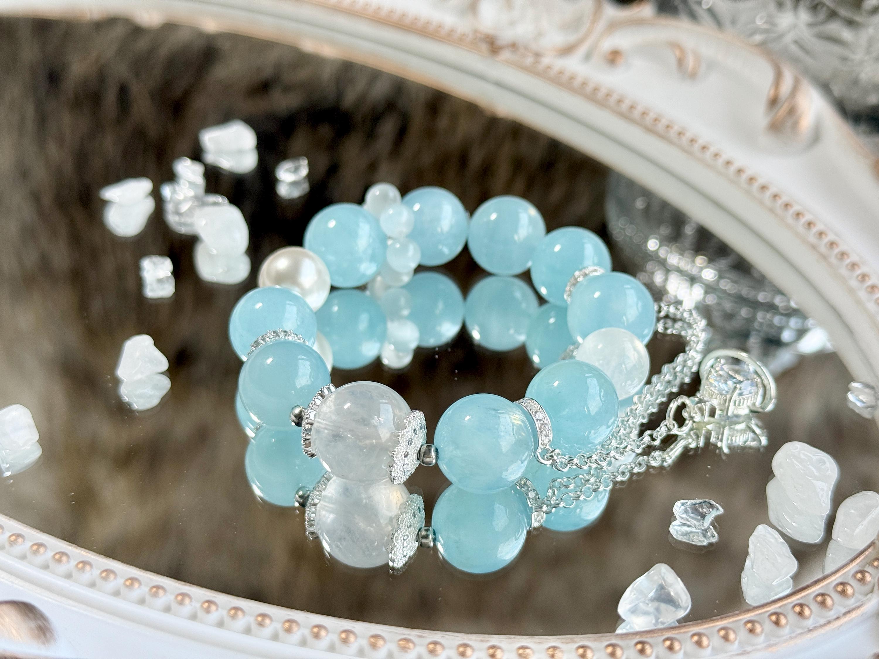 ホワイトファントムクォーツのセンターピースとブルームーンストーンの