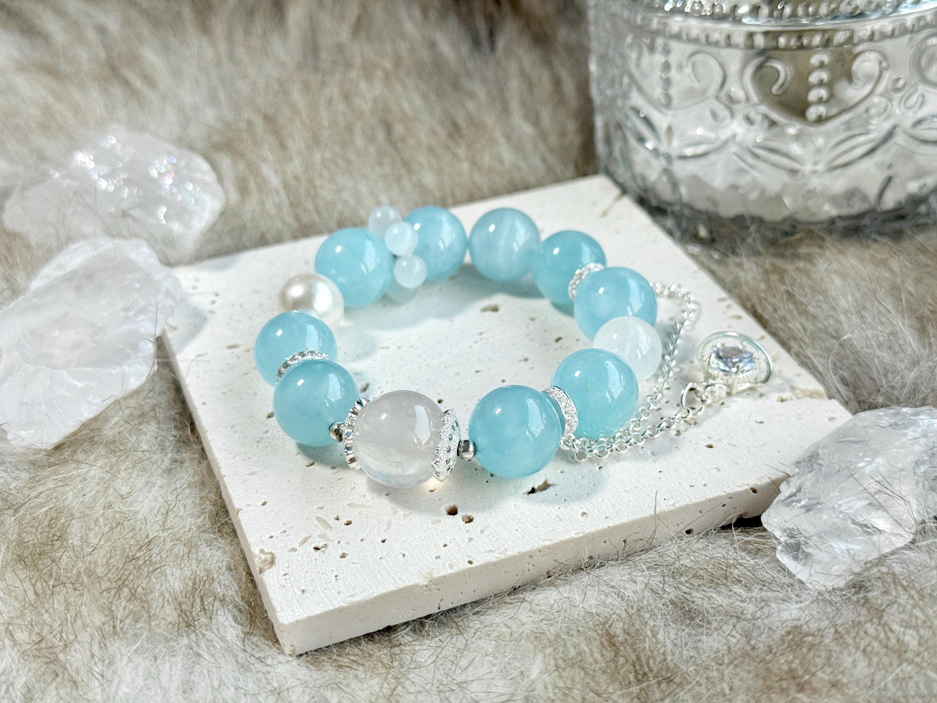 ホワイトファントムクォーツのセンターピースとブルームーンストーンの