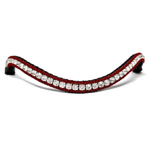Op de afbeelding: Een rood en wit lederen hoofdstel voor paarden met heldere kristallen.