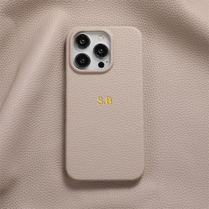 高級パーソナライズライチレザーネームケース - iPhone 15 14 13 12 11 Pro Max Plus Mini用カスタムハードカバー