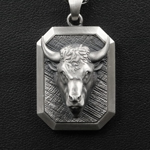 925 Sterling Silver Bull Head Pendant Necklace, Engravable Rectangle Animal Necklace for Men, Taurus Bull Jewelry, Personalized Name Gift