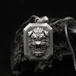 Colar Foo Dog⋆Pingente de mitologia chinesa em prata esterlina para homens e mulheres⋆Leão Guardião Mitologia Asiática Colar personalizado significativo