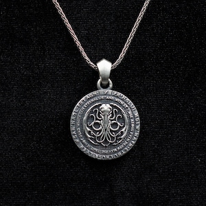 Ciondolo in argento Cthulhu / Ciondolo Lovecraft / Idee regalo gioielli gotici / Collana da uomo regalo per Natale / Gioielli film horror