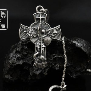 Argento sterling San Michele Arcangelo Ciondolo Crocifisso Medaglione / Gioielli religiosi cristiani personalizzabili / Regalo personalizzato per uomo