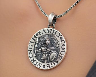 Collar personalizado de plata de ley con escudo espartano, joyería griega para hombre.