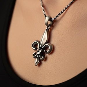 Fleur De Lis Necklace, French Symbol, Medieval Jewelry, Heraldic Pendant, Royal Insignia, New Orleans Charm, French Royalty