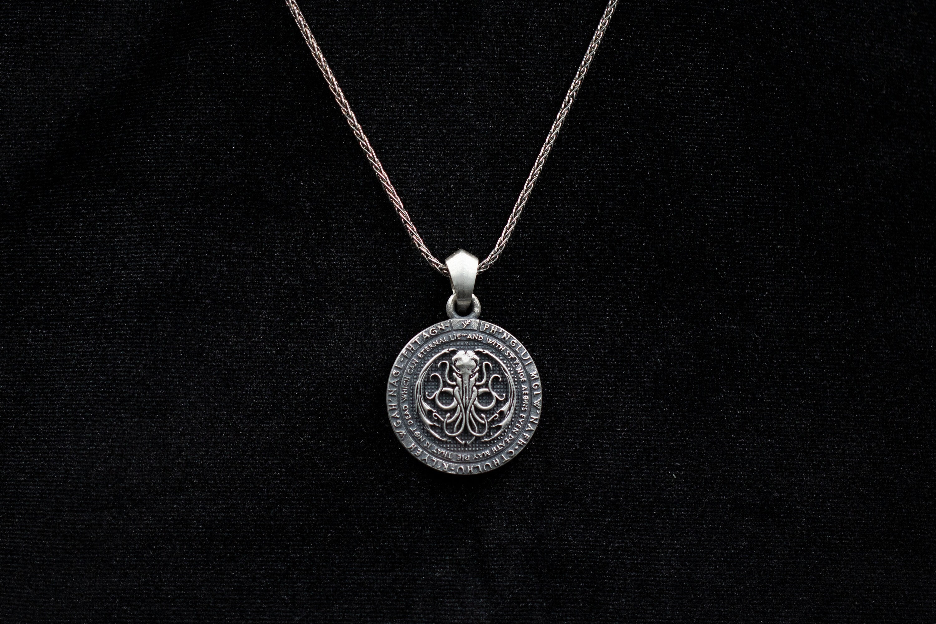 Silver Cthulhu Pendant | Lovecraft Pendant | Gothic Jewelry Gift Ideas | Men's Necklace Gift for Christmas | Horror Movie Jewelry