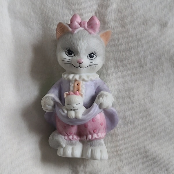 Bisque Momma and Baby Kitten Figurine