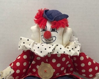 Vintage hecho a mano tela rellena payaso rojo blanco azul
