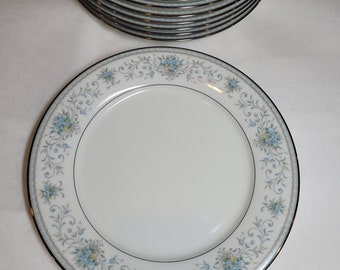 Set of 8 Carico Fine China Plates Tivoli 7954 pattern