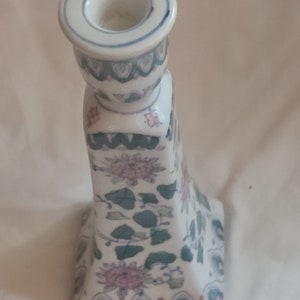 Bougeoir floral peint à la main en porcelaine rose et bleu