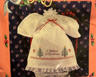 Kit de punto de cruz "Bebés ángeles navideños" de Bucilla, 1992 NOS