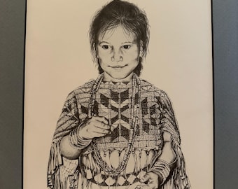 Sharron Worden Signerad och numrerad träkolsskisstryck Indiansk flicka i traditionella kläder 1987