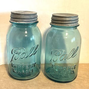 Antique Ball Perfect Mason Canning Jar Blue with Zinc Screw on Lid # 4 or 8 Quart Size Regular Mouth 1923 to 1933 Cottagecore Farm Decor