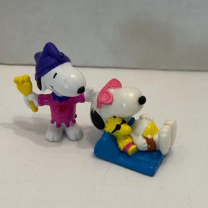 Whitmans Peanuts Snoopy PVC Woodstock Sunbathing and Snoopy in Night Shirt and Cap Figurine Cake Toppers Lot of 2