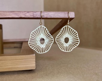 Pendientes art déco, pendientes de filigrana de oro, pendientes geométricos, pendientes cortados con láser, pendientes llamativos, pendientes modernos, pendientes minimalistas
