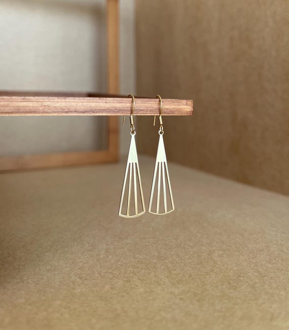 Art deco earrings, gold triangle earrings, brass earrings, geometric earrings, minimalist earrings, modern earrings, brass dangle earrings