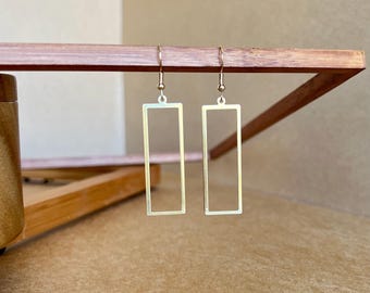 Simple rectangle gold brass earrings, everyday geometric earrings, lightweight earrings, modern earrings, unique gold earrings