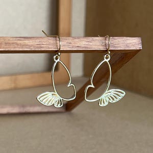Small gold butterfly earrings, gold wing earrings, cute butterfly earrings, insect earrings, geometric earrings, gifts, filigree earrings