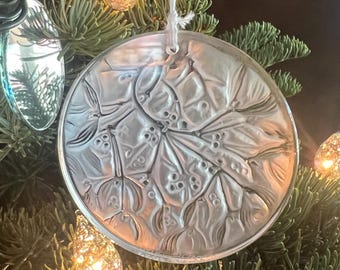 Lalique Christmas Ornament (Noel Mistletoe 1988)