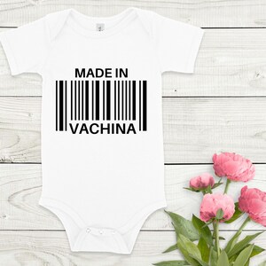 Made in Vachina, Vêtements bébé rigolos, Adorable body, Vêtements pour bébé garçon, Body bébé fille, Vêtements bébé fille, Body pour bébé garçon, Body pour bébé garçon