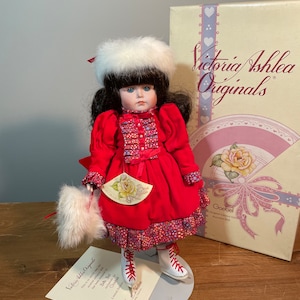Goebel Porcelain Musical Doll: Victoria Ashlea Originals Megan, Limited Edition Plays &quot;Let it Snow&quot;