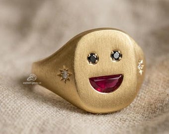 Gold Smiley Face Signet Ring, Cute Emoji Ring, Trendy Aesthetic Ring, Gift for Girlfriend, Memorial Gift,14K Gold Personalized Gemstone Ring