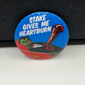 Vintage Topps Batty Buttons Universal Monsters Pin/Button - Dracula